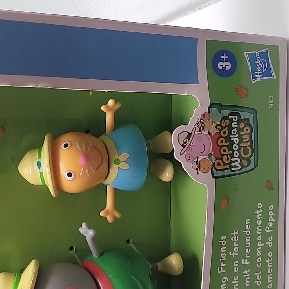 NIB Peppa Pig Peppa's Nature Day Woodland Club Pig Figures New - Picture 5 of 6